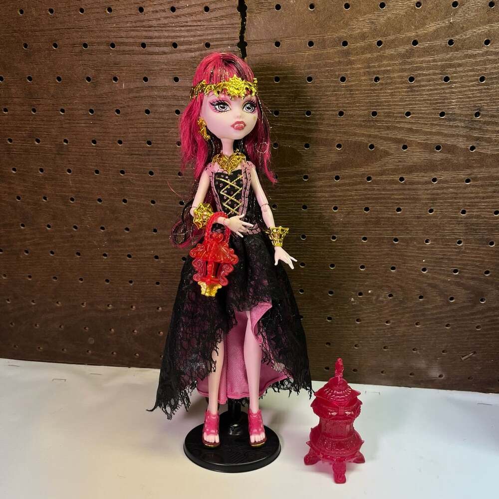 Monster High 13 Wishes Draculaura Doll